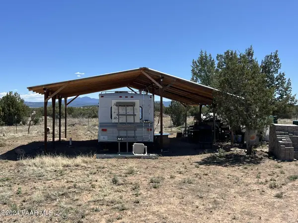 228 Flying Wrench RD, Ash Fork, AZ 86320