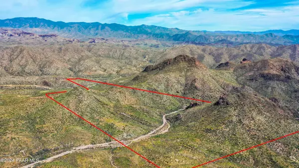 4200 N Castle Hot Springs RD, Morristown, AZ 85342