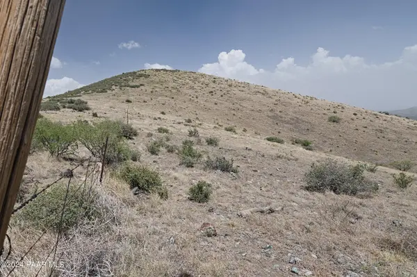 0 E Pearl Mountain RD, Mayer, AZ 86333