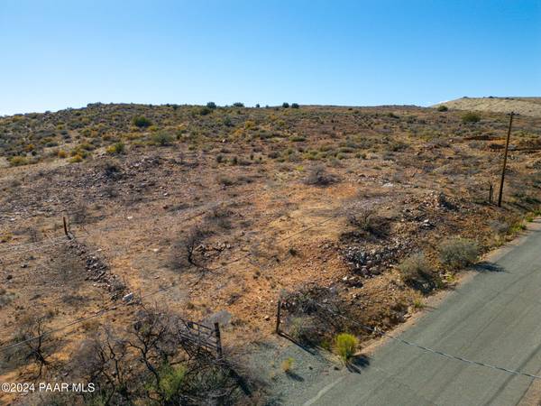 19581 E Sage Brush DR, Mayer, AZ 86333