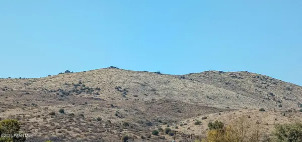 20457 E Deer Valley LN, Mayer, AZ 86333