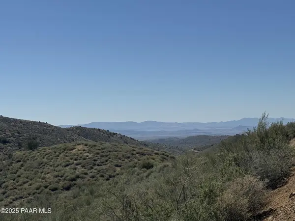 000xx E White Drive, Dewey-humboldt, AZ 86327