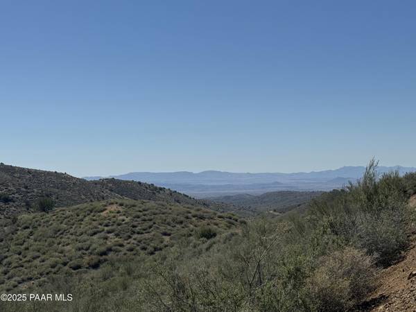 000xx E White Drive, Dewey-humboldt, AZ 86327