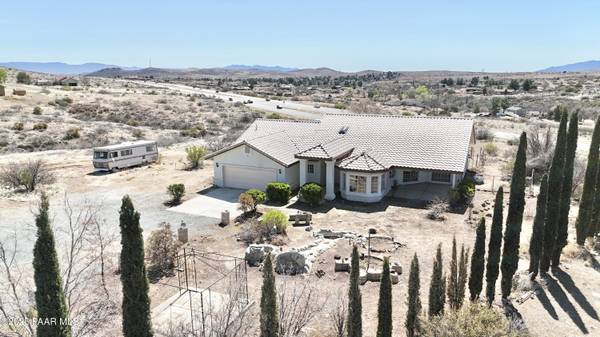 12745 S Rocking Lake LN, Mayer, AZ 86333