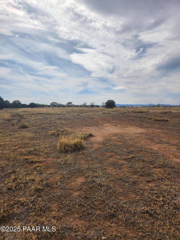 05-118e Champagne LN, Paulden, AZ 86334