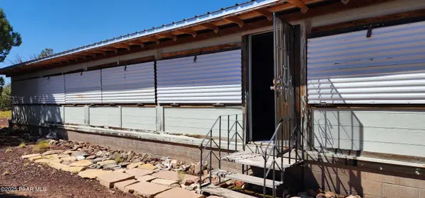 36950 W Avenida Del Destino, Seligman, AZ 86337
