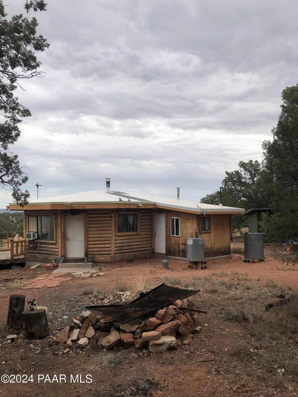 56539 N El Parque LN, Seligman, AZ 86337