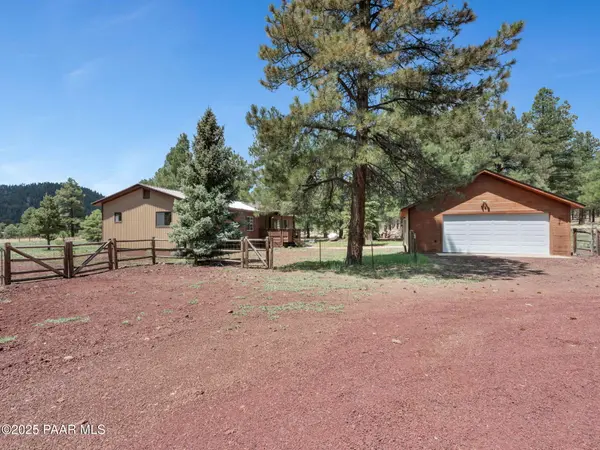 12778 E Larkspur LN, Parks, AZ 86018