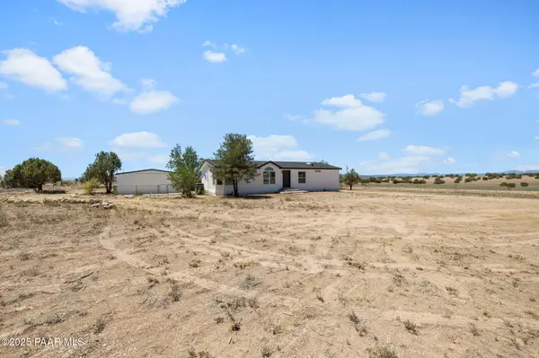 925 W Gina Marie BLVD, Paulden, AZ 86334