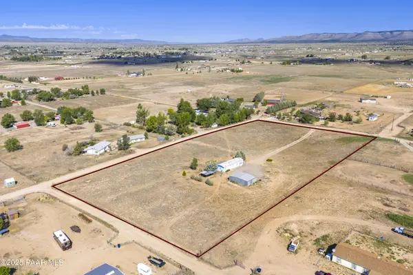 1805 W Carriage LN, Paulden, AZ 86334