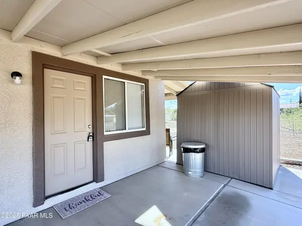 20233 E Sunset LN, Mayer, AZ 86333