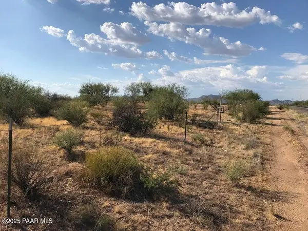 29670 S State Route 89, Congress, AZ 85332
