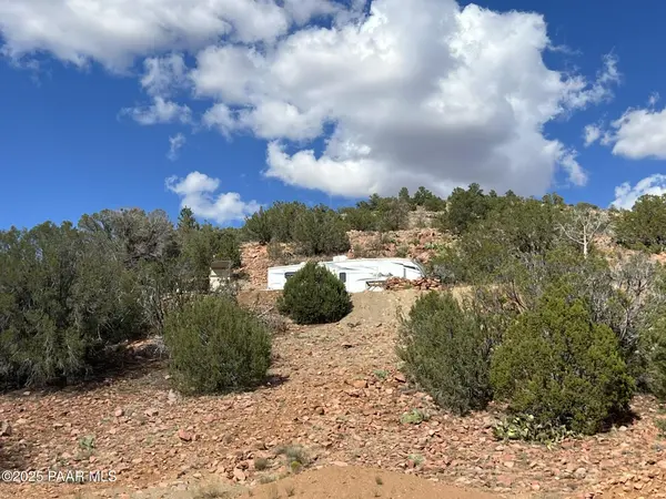 296 Quartz Hill RD, Ash Fork, AZ 86320