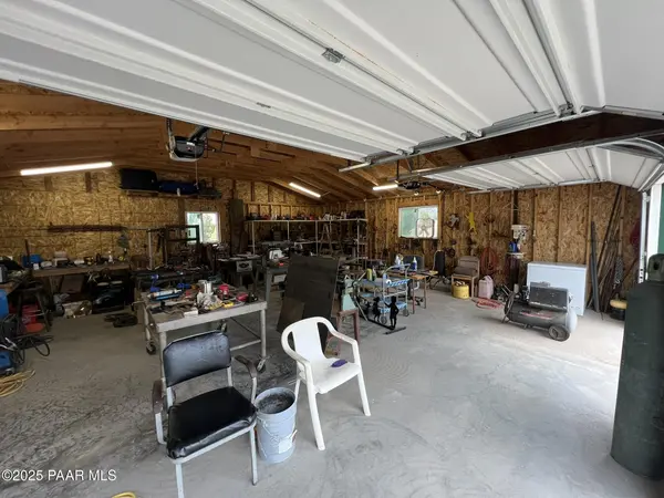 52 Crow ST, Seligman, AZ 86337