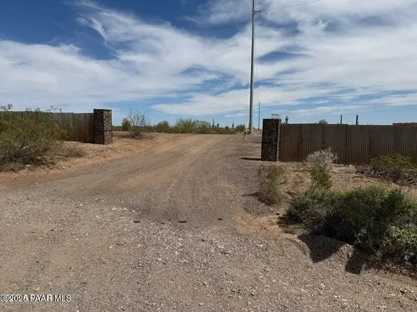 Xx00 N Castle Hot Springs RD, Morristown, AZ 85342