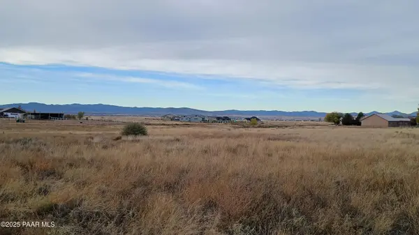 11180 N Out Of The Way PL, Prescott Valley, AZ 86315