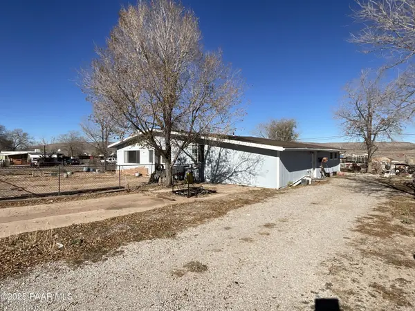 22530 W Willow ST, Seligman, AZ 86337