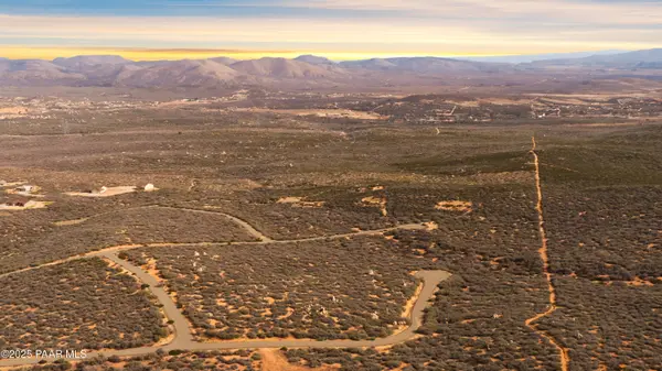 402d E Raider WAY, Dewey-humboldt, AZ 86327