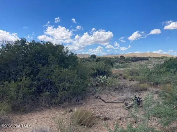 15501 S Red Rock LN, Mayer, AZ 86333