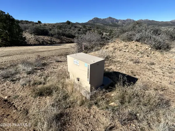 17327 S Rocky Boy WAY, Peeples Valley, AZ 85362