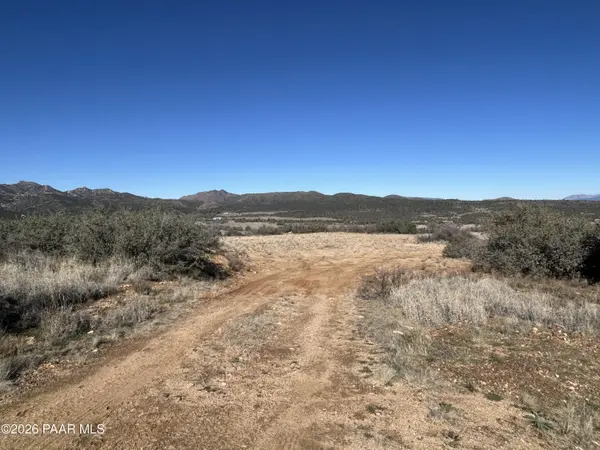 17327 S Rocky Boy WAY, Peeples Valley, AZ 85362