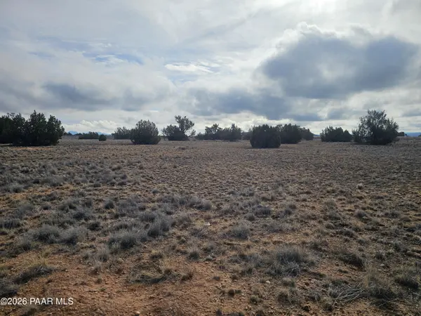 27565 Fort Rock RD, Seligman, AZ 86337