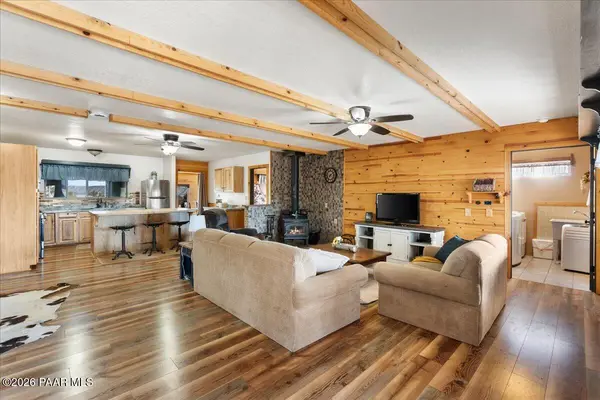 33694 W Gallina RD, Seligman, AZ 86337