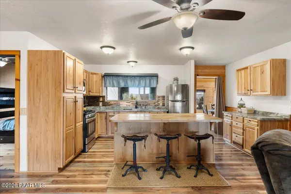 33694 W Gallina RD, Seligman, AZ 86337