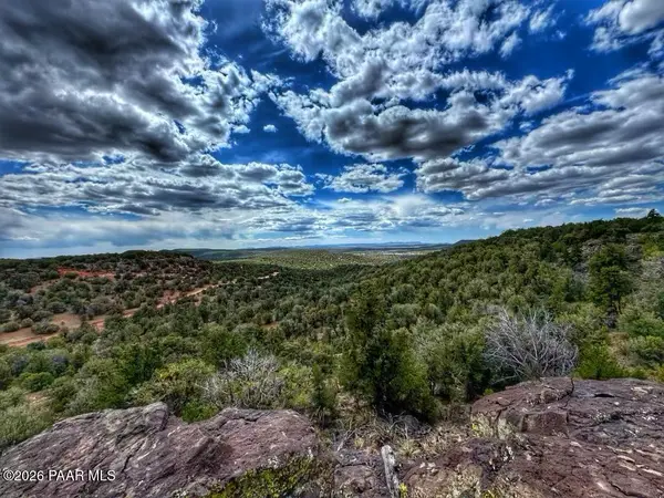 44600 N Shadow Rock TRL, Seligman, AZ 86337