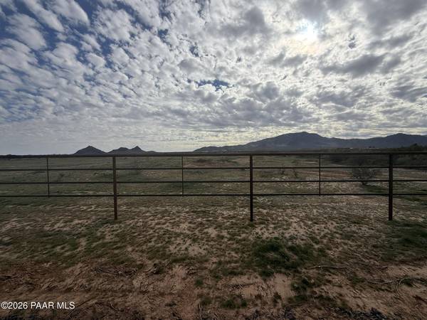 00xxa3 W Williams RD, Aguila, AZ 85320