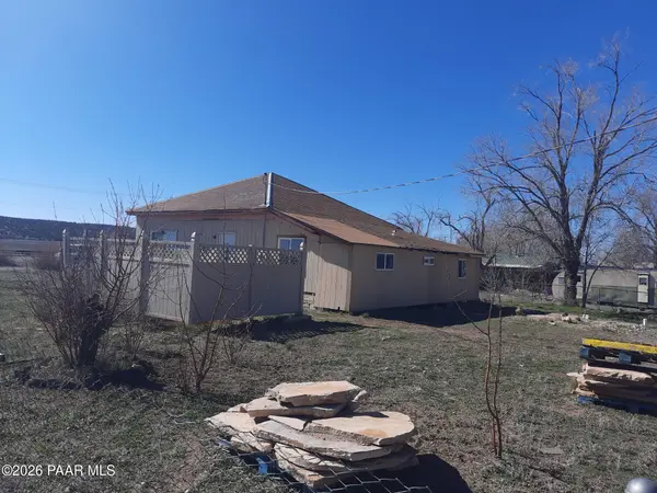 22510 W Railroad AVE, Seligman, AZ 86337