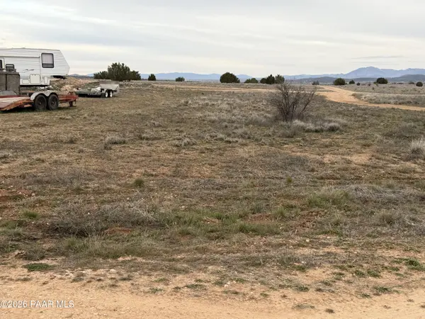 317 E Ahonen RD, Paulden, AZ 86334