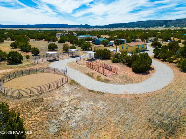 53845 N Cedar DR, Seligman, AZ 86337