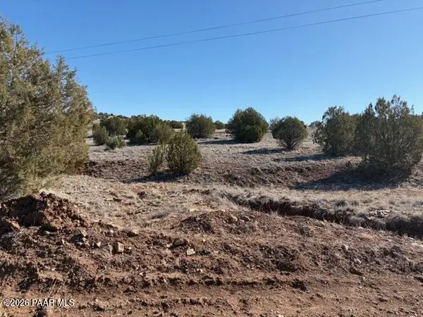 522 N Deer Camp TRL, Seligman, AZ 86337