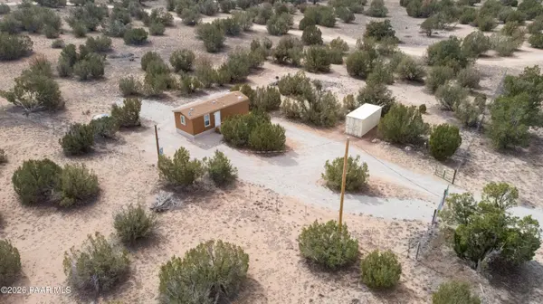 25815 W Fort Rock RD, Seligman, AZ 86337