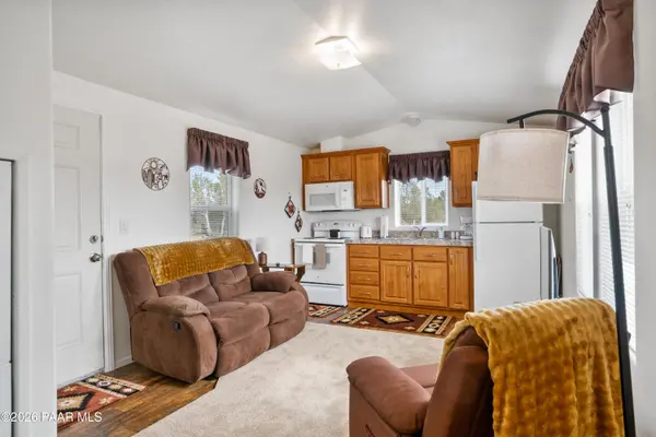 25815 W Fort Rock RD, Seligman, AZ 86337