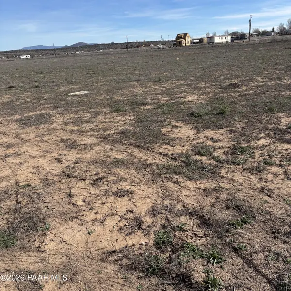 435 W Guymas TRL, Paulden, AZ 86334