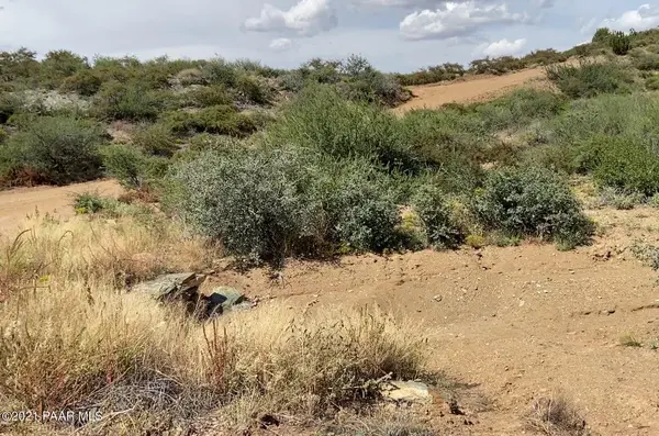 851 S Apache Knolls TRL, Dewey-humboldt, AZ 86327
