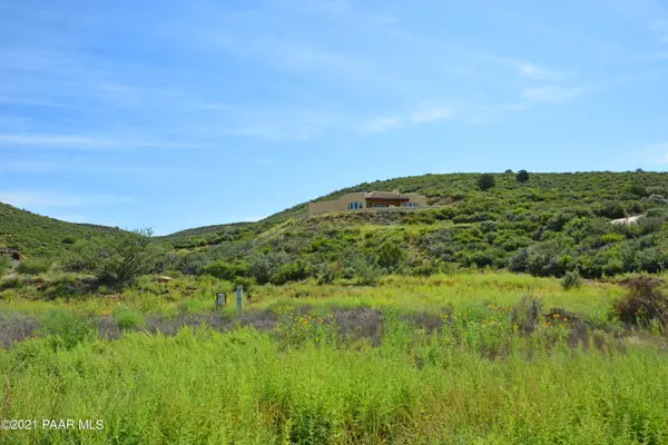 851 S Apache Knolls TRL, Dewey-humboldt, AZ 86327