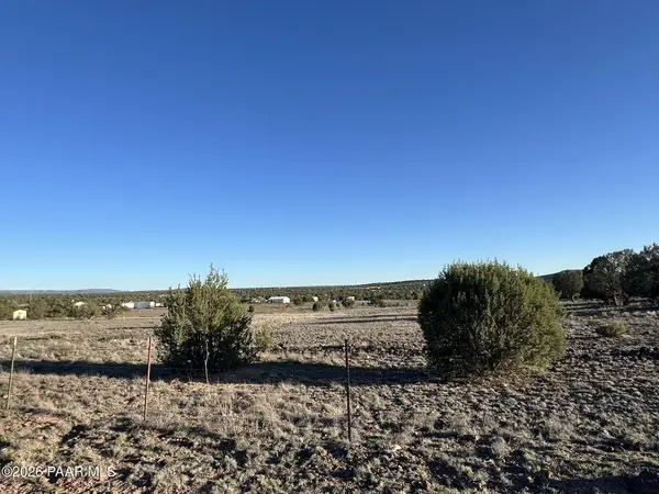 202 Couchman TRL, Ash Fork, AZ 86320