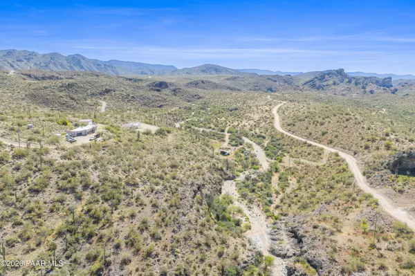 35220 S Rebel Pass, Morristown, AZ 85342