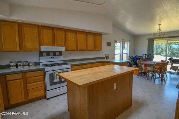 42449 N Spooky Owl TRL, Seligman, AZ 86337