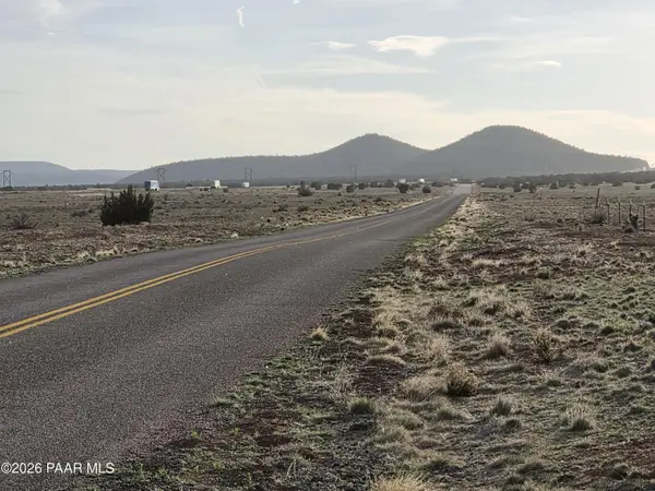 000 Fort Rock RD, Seligman, AZ 86337