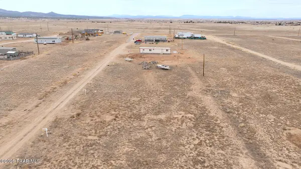 360 W Hawaii RD, Paulden, AZ 86334