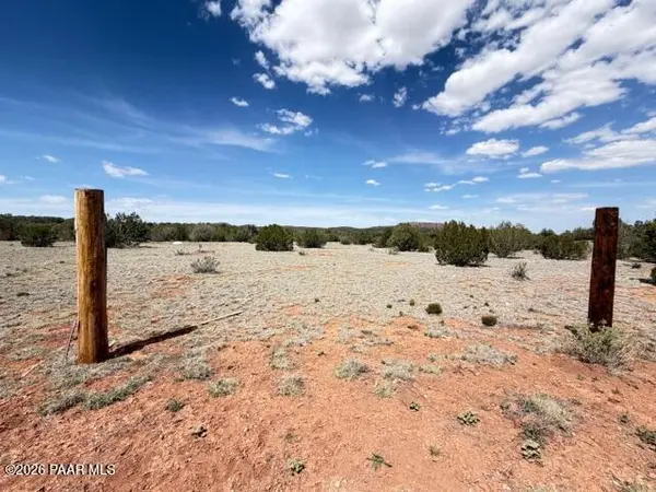 00 W Flor LN, Seligman, AZ 86337