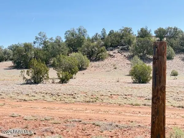 00 W Flor LN, Seligman, AZ 86337