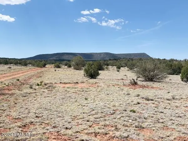 00 W Flor LN, Seligman, AZ 86337