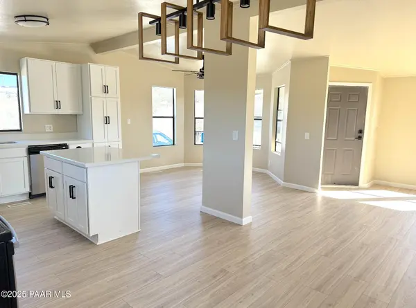 13627 E Scooter LN, Mayer, AZ 86333