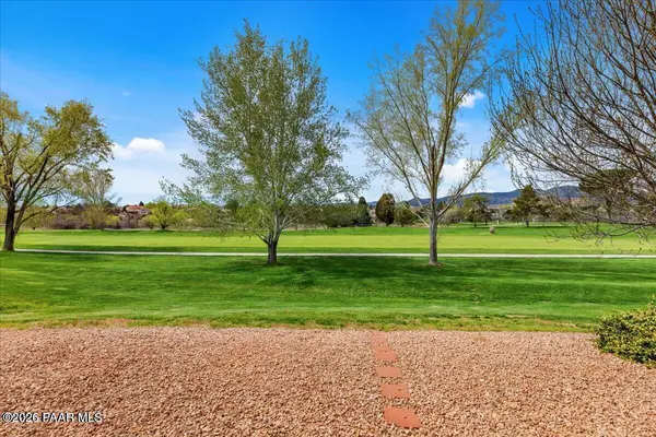 962 N Fairway DR, Dewey-humboldt, AZ 86327