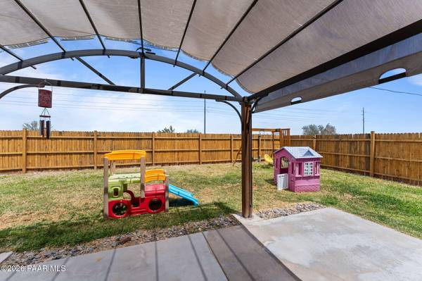 456 Reizen DR, Morristown, AZ 85342